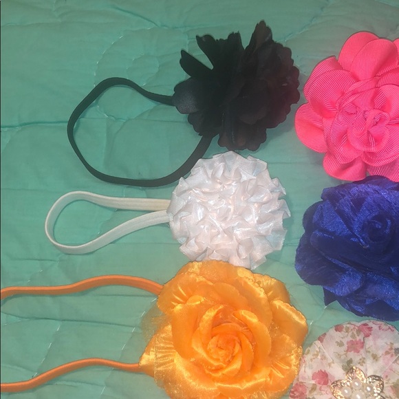 Bundle of 6 flower headbands and 6 flower clips - Picture 2 of 8